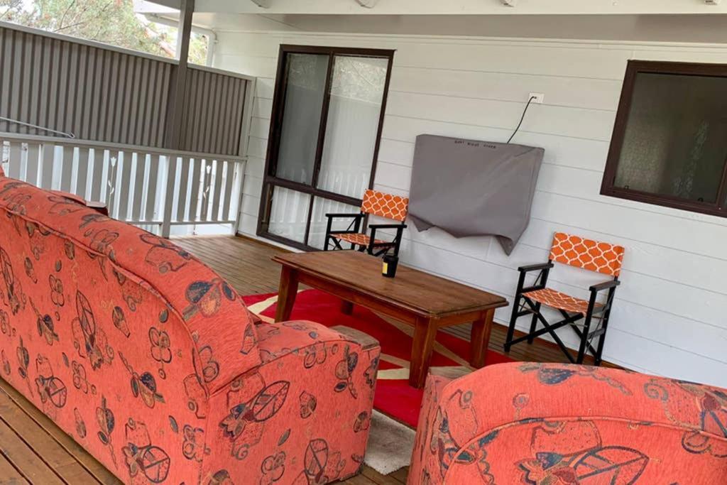 Leeward 'tranquil Beachfront' Holiday home