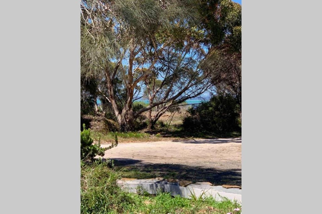 Leeward 'tranquil Beachfront' * Kingscote