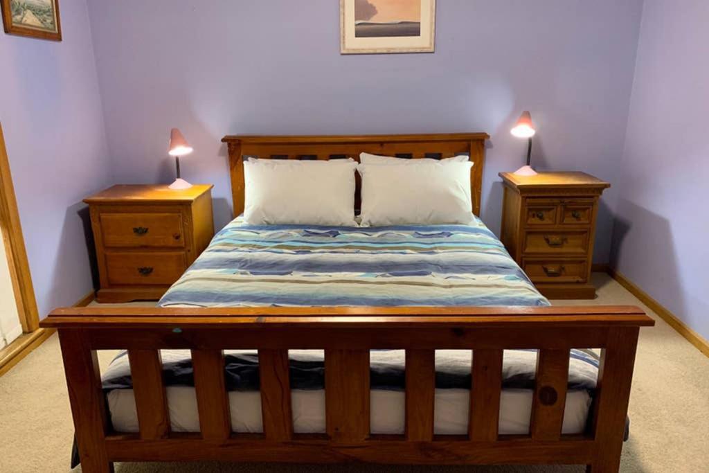 Leeward 'tranquil Beachfront' Holiday home Kingscote